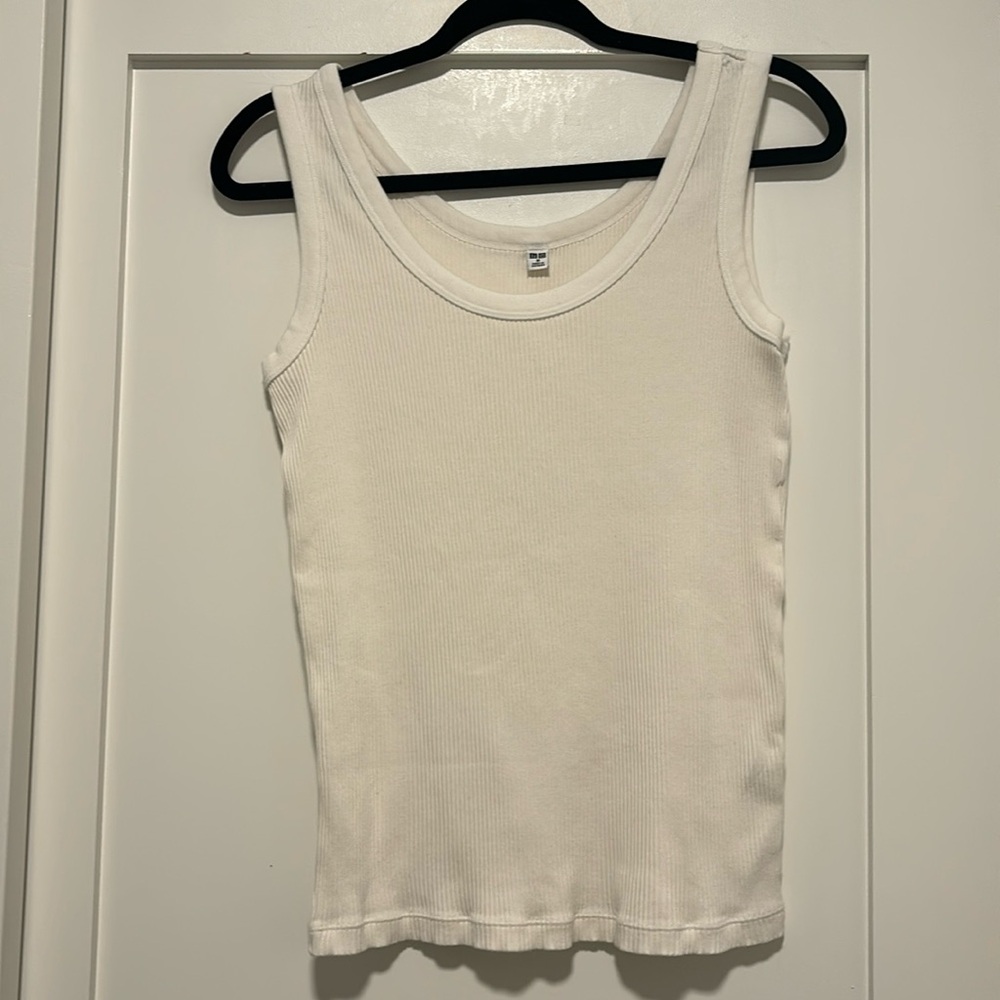 Uniqlo white ribbed tank top